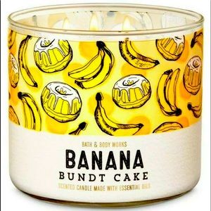 Bath & Body Works BANANA BUNDT CAKE 3-Wick Candle
